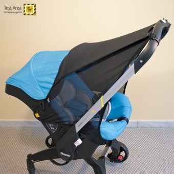 Simple Parenting Doona Infant Car Seat - Accessorio opzionale - Parasole - Vista con parasole agganciato